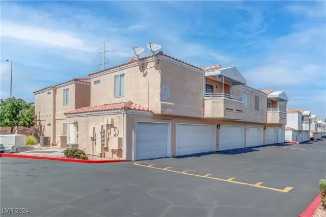 MLS: 2615685 Condo For Sale