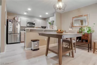 Photo #5: 2615685 Listing 