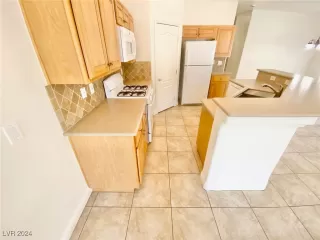 Photo #4: 2615700 Listing 