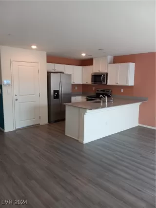 Photo #1: 2615714 Listing 