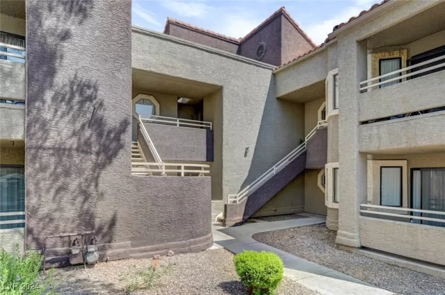 MLS: 2615728 Condo For Sale