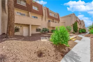 Photo #2: 2615742 Listing