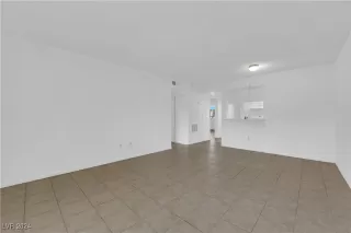 Photo #6: 2615742 Listing