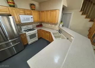 Photo #1: 2615755 Listing