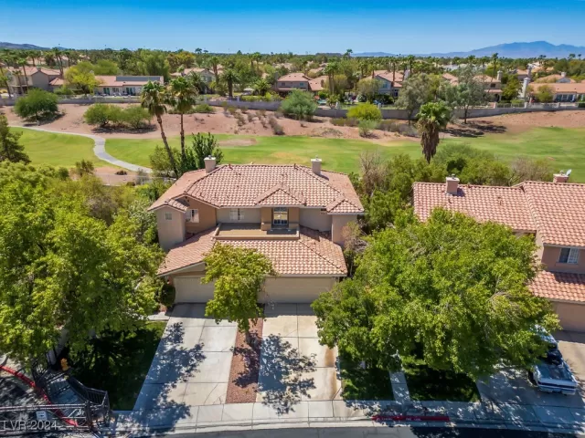 MLS: 2615762 Condo For Sale