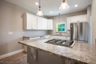 Photo #4: 2615762 Listing