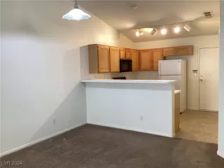 Photo #5: 2615803 Listing 