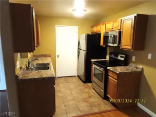 Photo #4: 2615807 Listing 