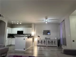 Photo #2: 2615836 Listing