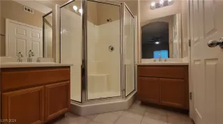 Photo #5: 2615858 Listing