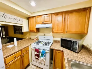 Photo #5: 2615867 Listing