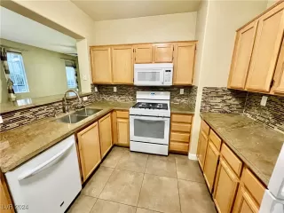 Photo #4: 2615874 Listing 