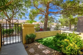 Photo #3: 2615885 Listing