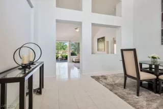 Photo #5: 2615885 Listing