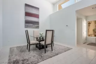 Photo #6: 2615885 Listing