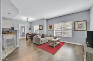 Photo #3: 2615886 Listing 