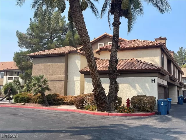 MLS: 2615892 Condo For Sale