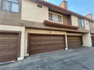 Photo #4: 2615892 Listing 