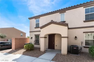 Photo #1: 2615908 Listing 