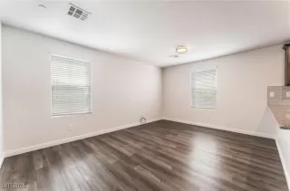 Photo #5: 2615908 Listing 