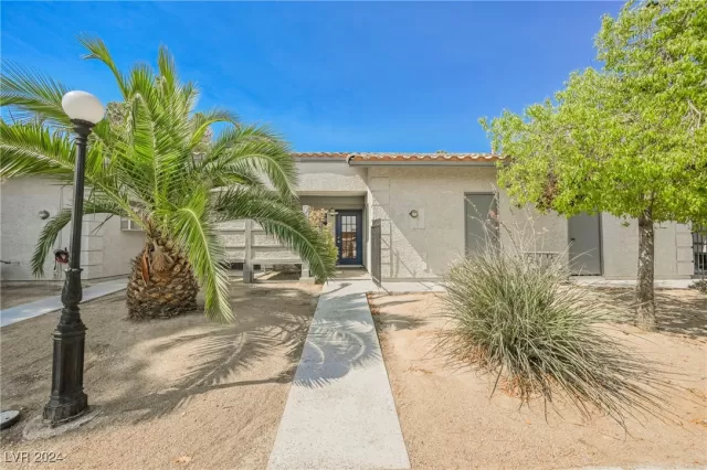 MLS: 2615912 Condo For Sale