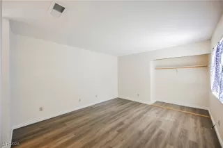 Photo #4: 2615912 Listing