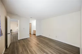 Photo #5: 2615912 Listing