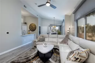 Photo #2: 2615921 Listing