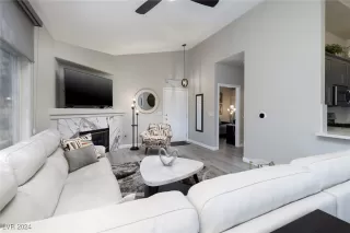 Photo #3: 2615921 Listing