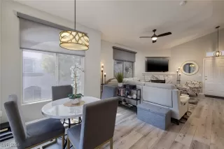 Photo #5: 2615921 Listing