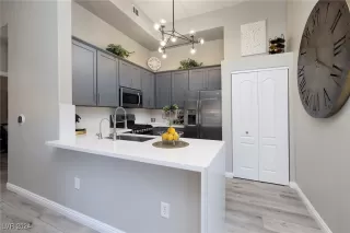 Photo #6: 2615921 Listing