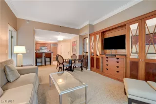 Photo #6: 2615935 Listing