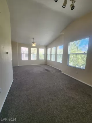 Photo #4: 2615938 Listing 