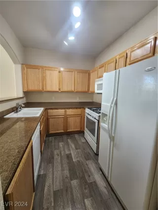 Photo #6: 2615938 Listing 