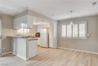 Photo #1: 2615944 Listing 