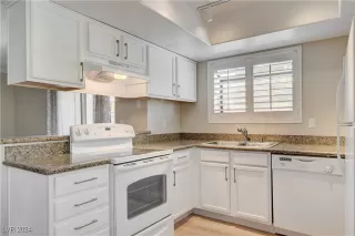 Photo #2: 2615944 Listing 