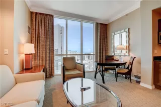 Photo #3: 2615948 Listing