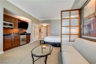 Photo #4: 2615948 Listing