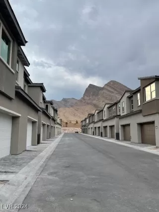 Photo #1: 2615962 Listing 