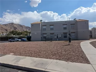 Photo #1: 2615981 Listing 