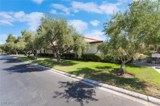 MLS: 2615996 Condo For Sale