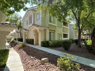 Photo #1: 2616010 Listing