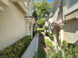 Photo #2: 2616010 Listing