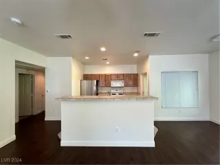 Photo #6: 2616010 Listing