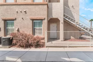 Photo #1: 2616018 Listing