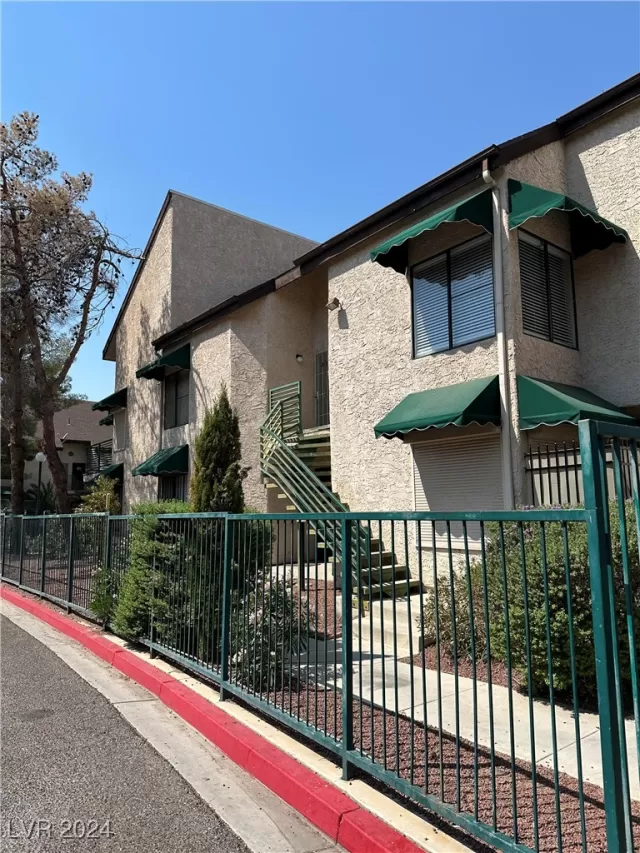 MLS: 2616033 Condo For Sale