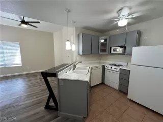 Photo #2: 2616033 Listing 