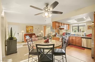 Photo #2: 2616036 Listing