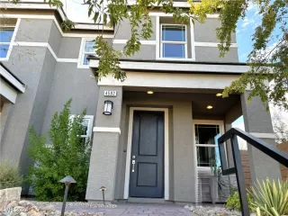 Photo #1: 2616058 Listing