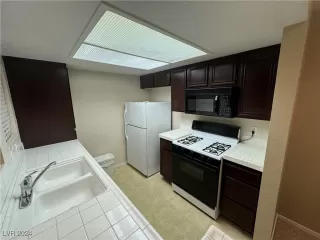 Photo #2: 2616152 Listing 